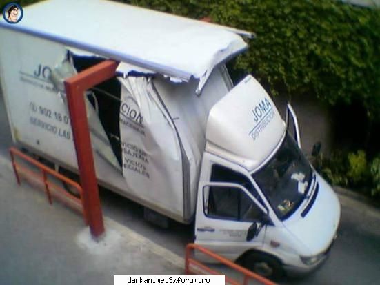 Funny pics - oare trece pe dedesubt? - Fun