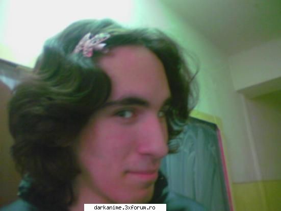 pai ce mai astepti :d

pic no1 ... deci cu mine e prea mare caterinca @ school ! :d ...de mine